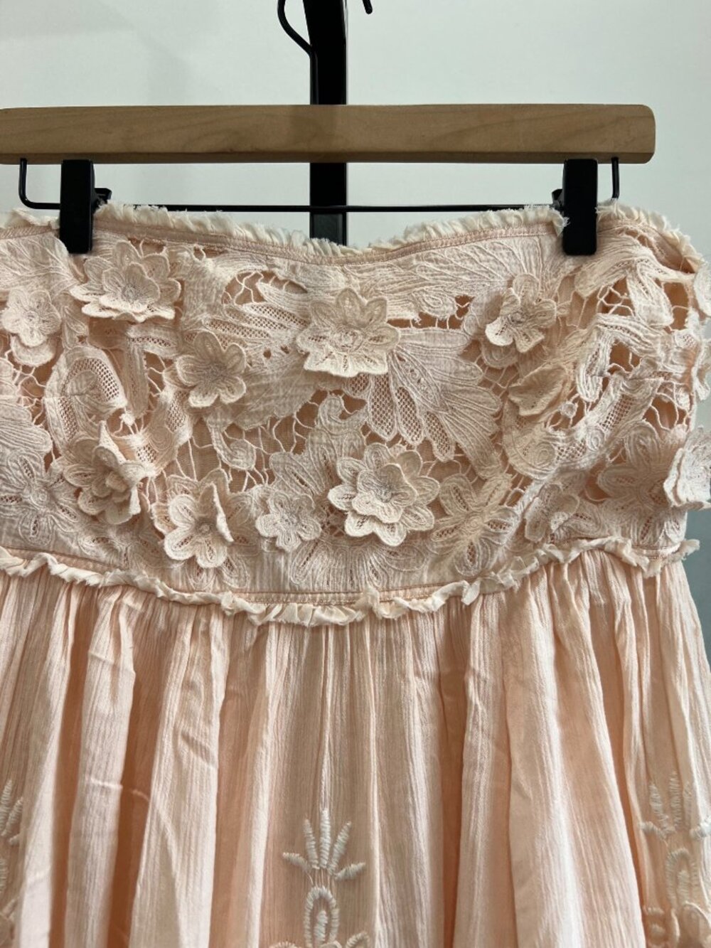 Free People Rosa Maxi Dress Size Medium 3D Floral Blush Peach Pink - Picture 5 of 8